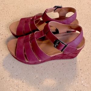 Vionic Women’s tawny ll purple leather platform wedges size